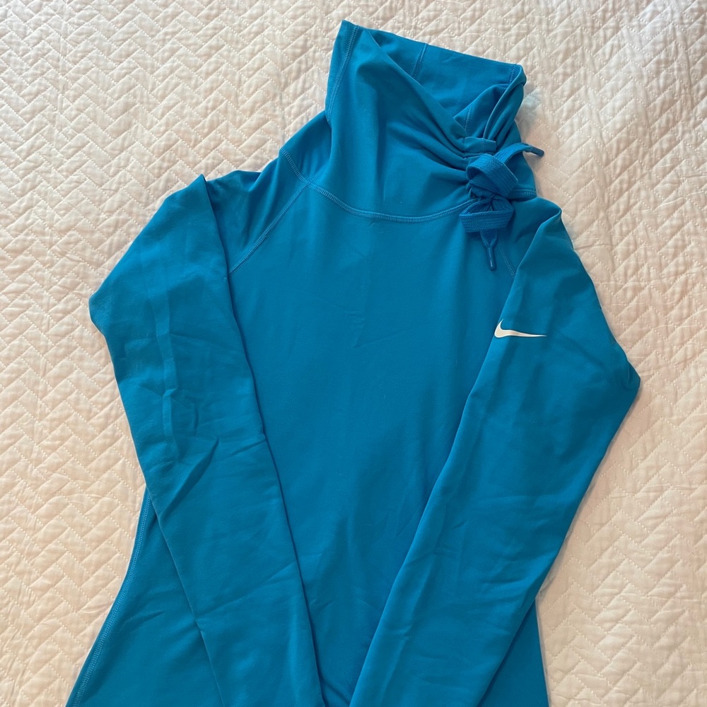 Nike women’s pullover dry fit thermal